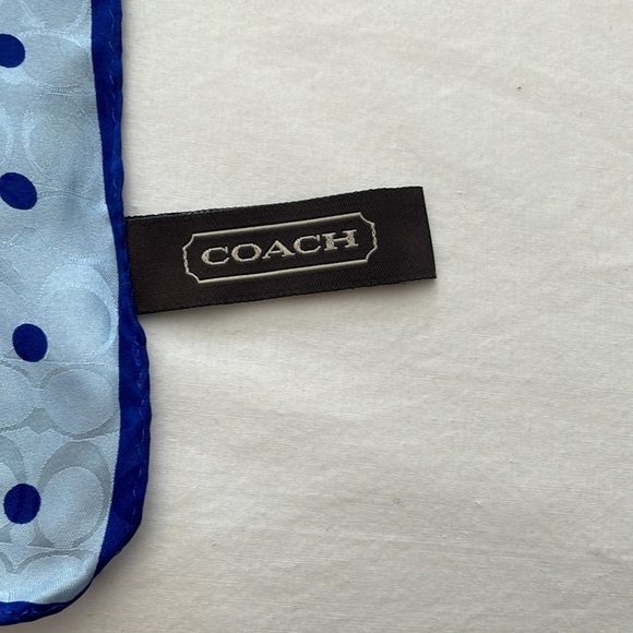 Coach Square Scarf - Picture 5 of 6